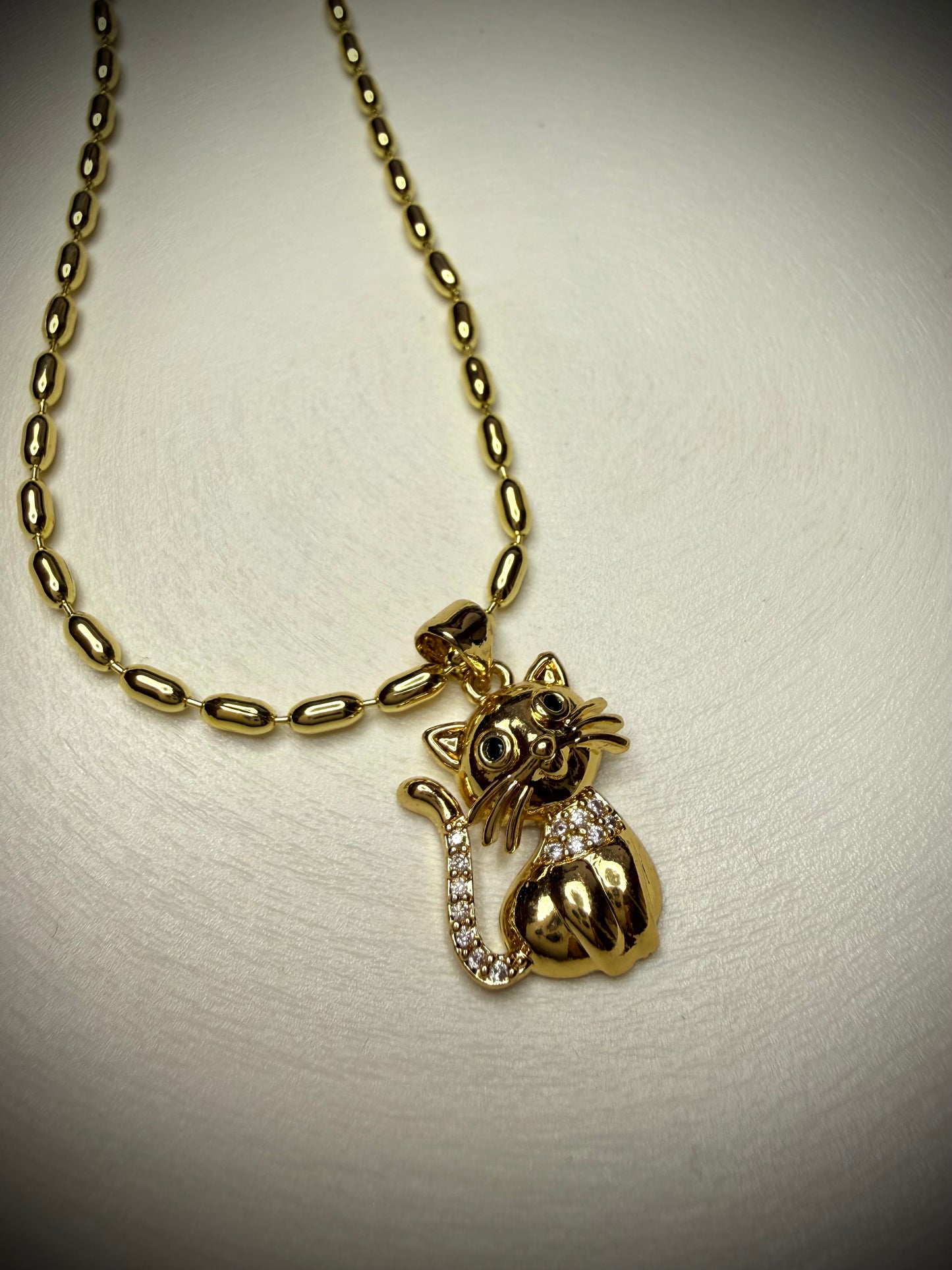 Collar gatito brillo sutil (Baño de Oro 18K)