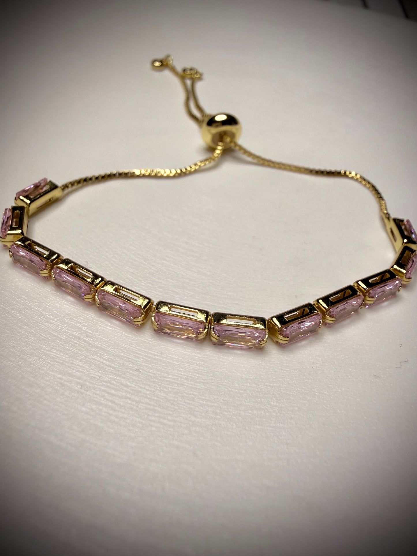 Pulsera Brillo Rosa Lineal (Baño de Oro 18K)