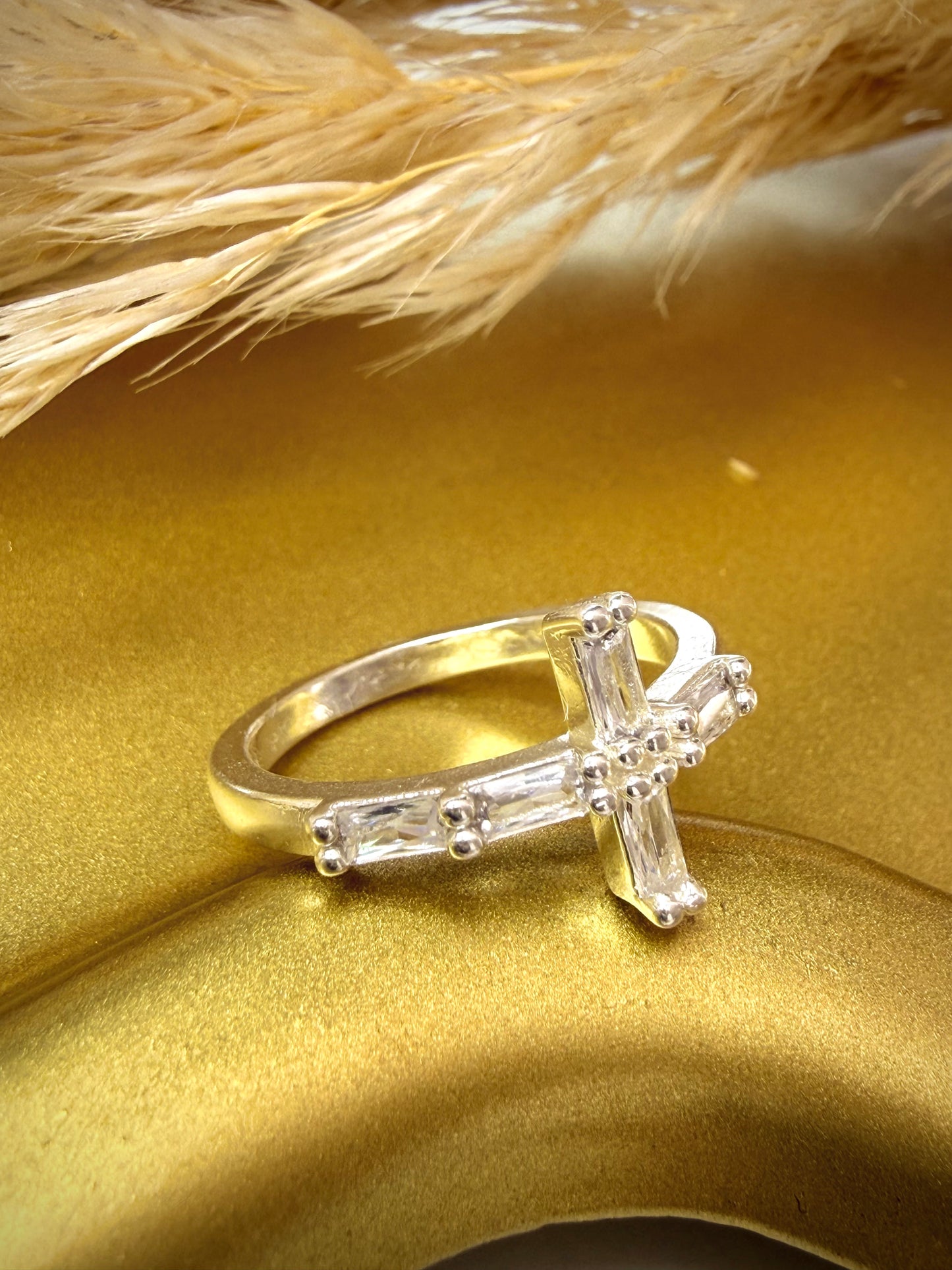 Anillo Cruz con Circonitas (Plata Italiana 925)