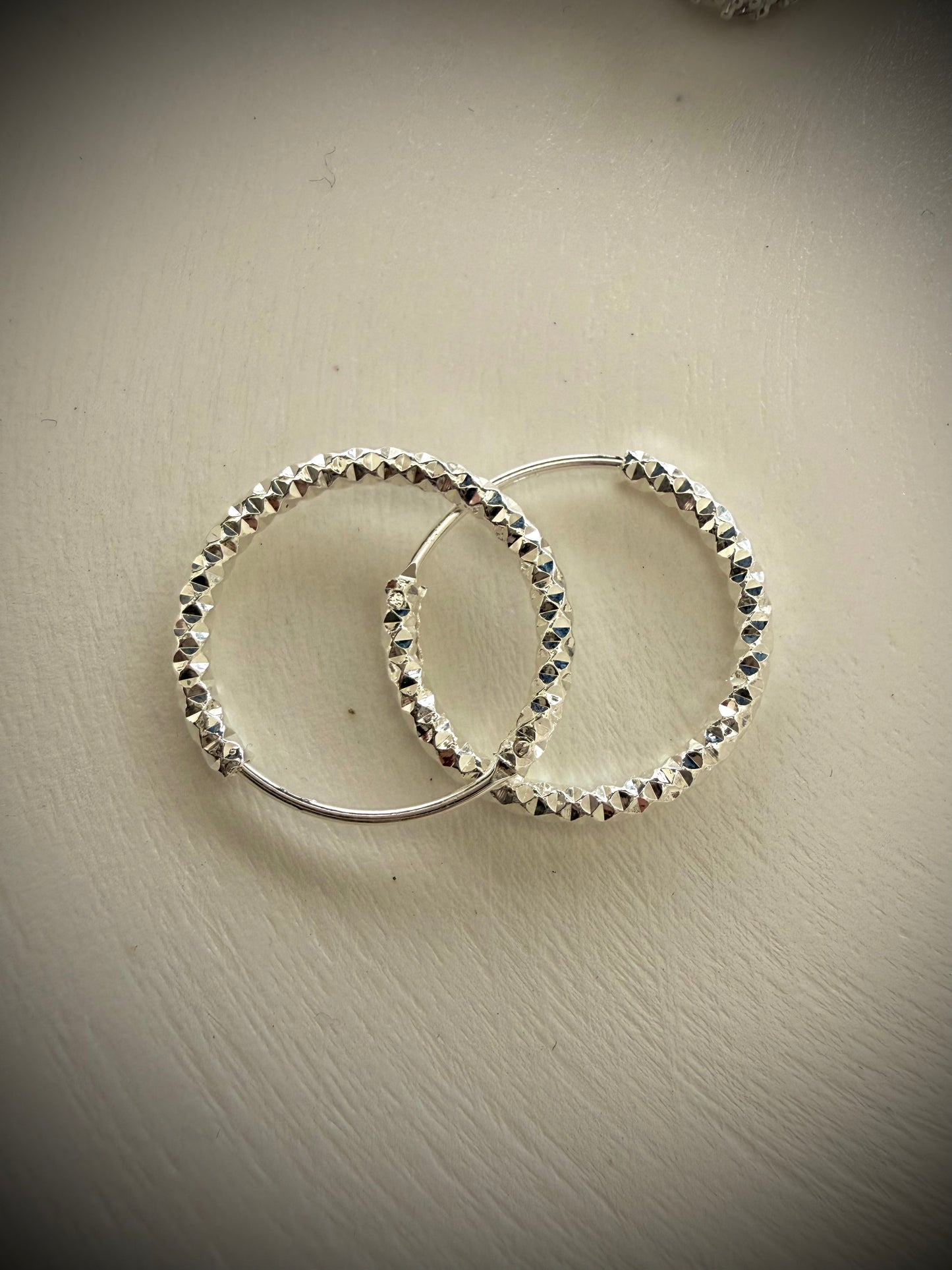 Aros Argollas Clásicas Baño de Oro 18K