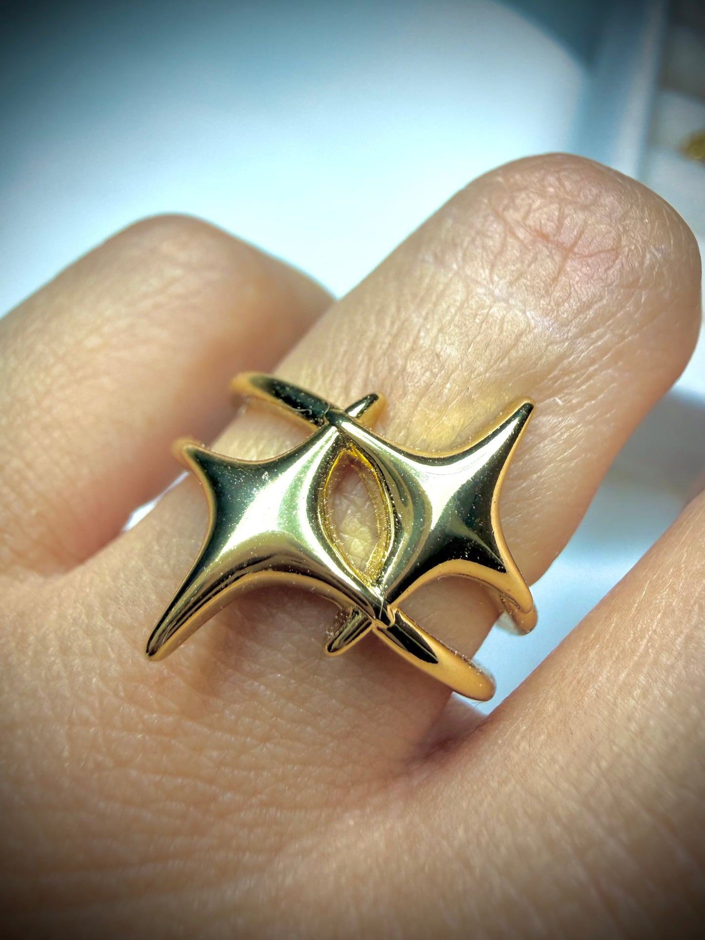Anillo Antonia Star Open (Baño de Oro 18K) Talla ajustable