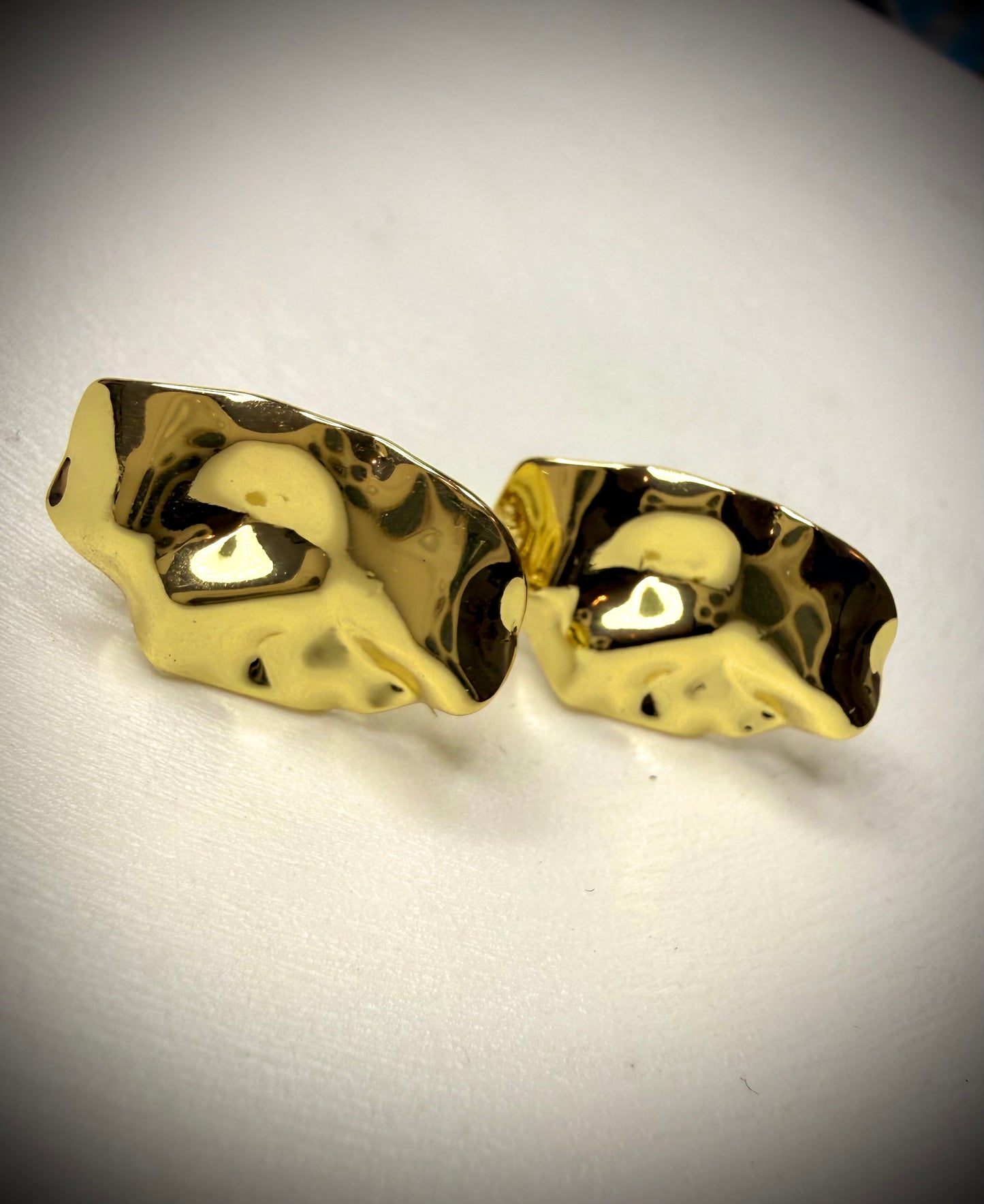 Aros Textura Martillada (Baño de Oro 18K)