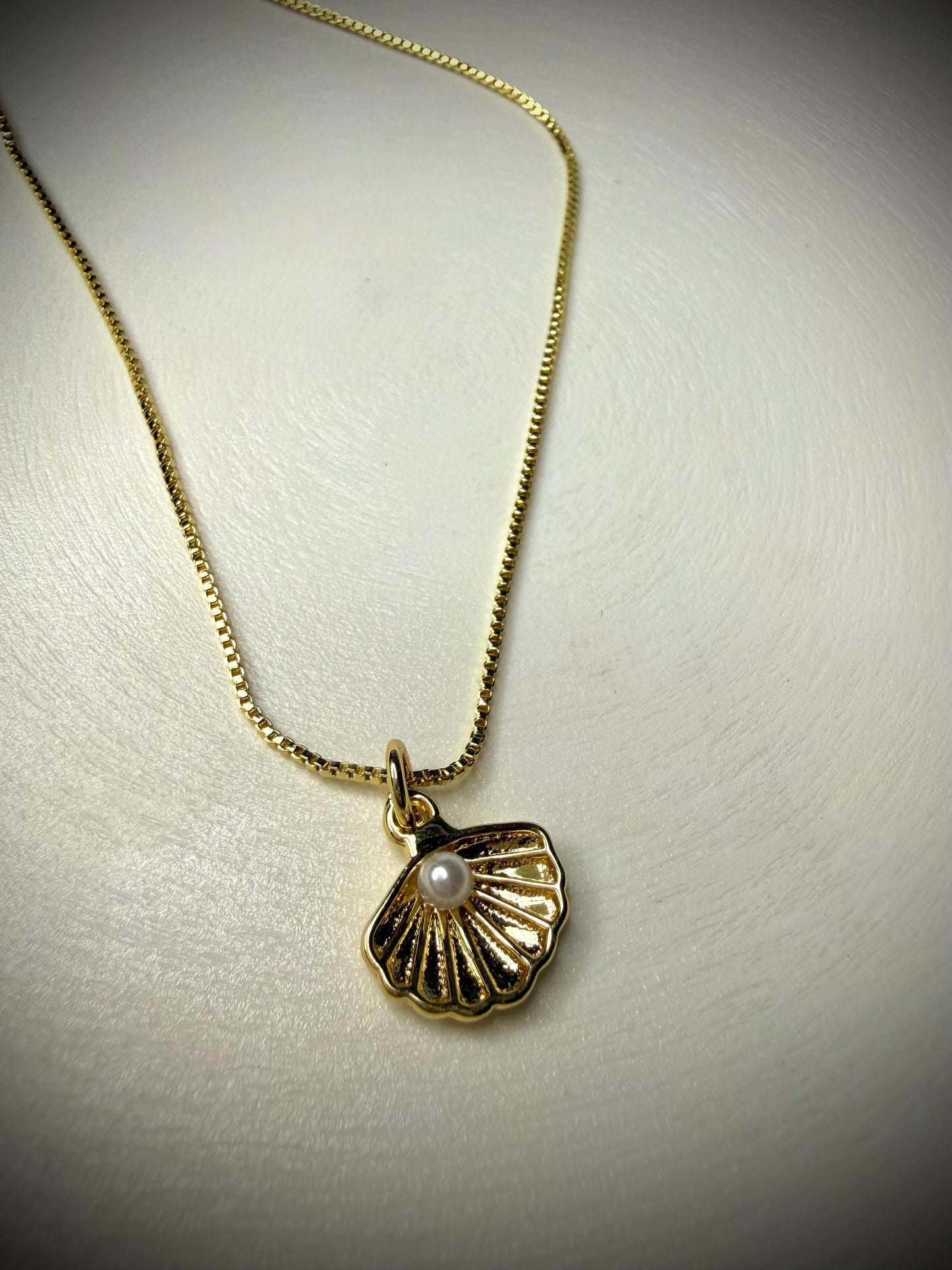 Collar Concha Perla (Baño de Oro 18K)