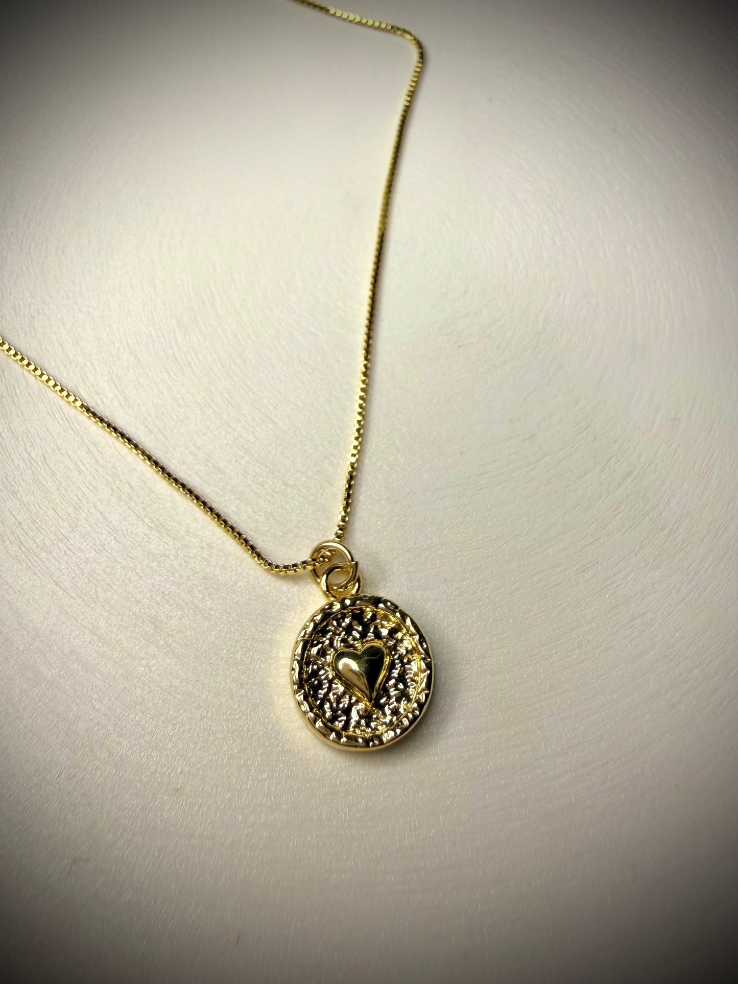 Collar Medalla Corazón (Baño de Oro 18K)