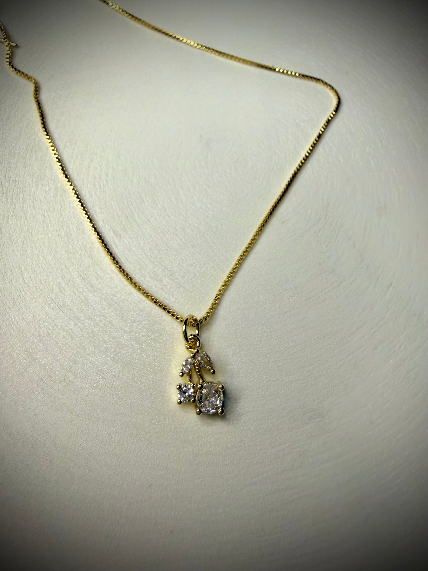 Collar Cherry Brillante (Baño de Oro 18K)