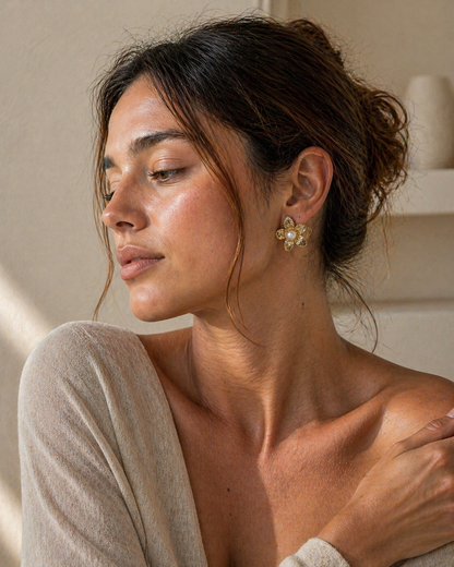 Aros Golden Pearl Flower (Baño de Oro 18K)