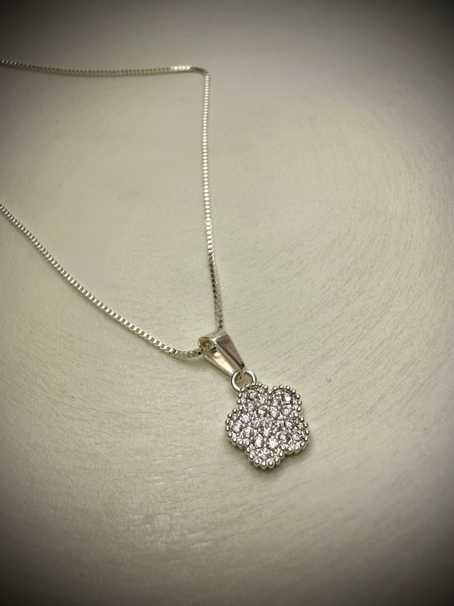 Collar Flor Pavé Elegance (Plata 925)