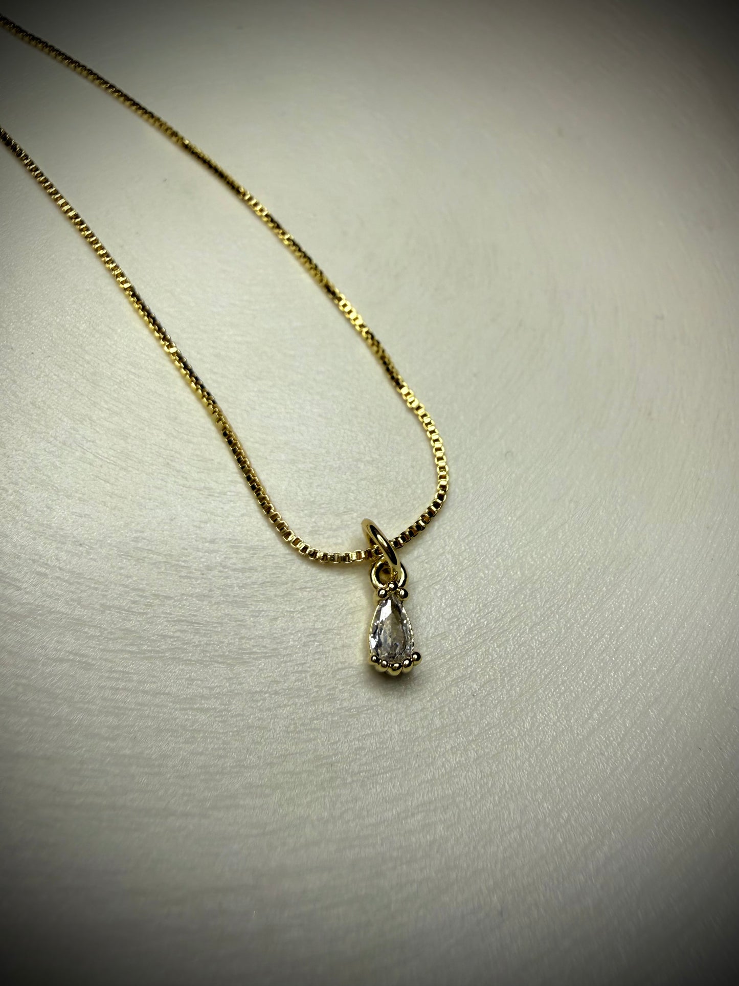 Collar Crystal Drop (Baño de Oro 18K)