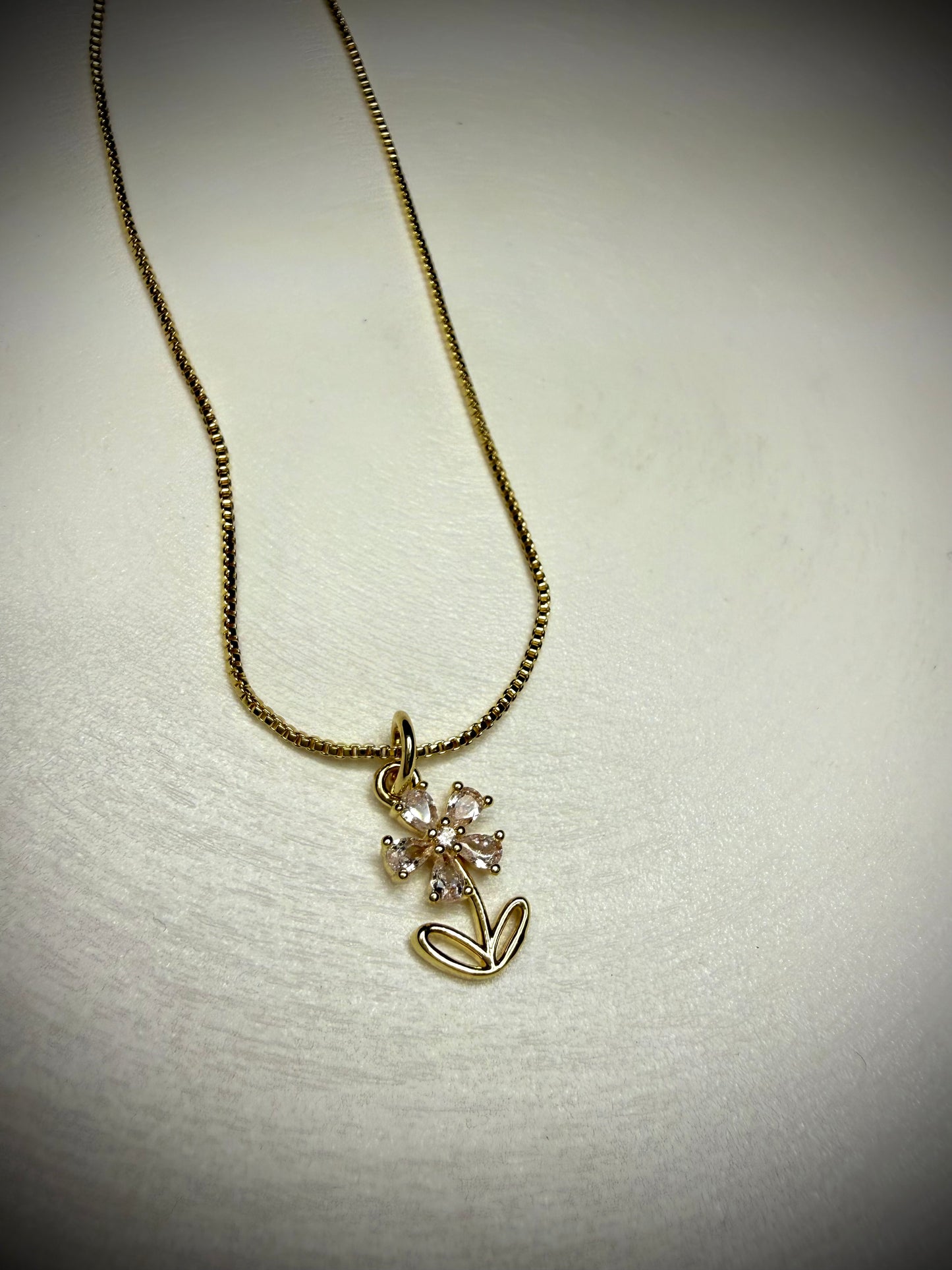 Collar Flower Spark (Baño de Oro 18K)