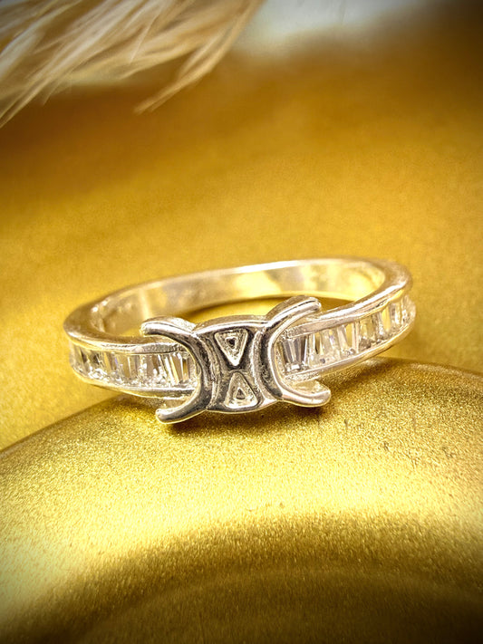 Anillo Símbolo Lunar (Plata Italiana 925)