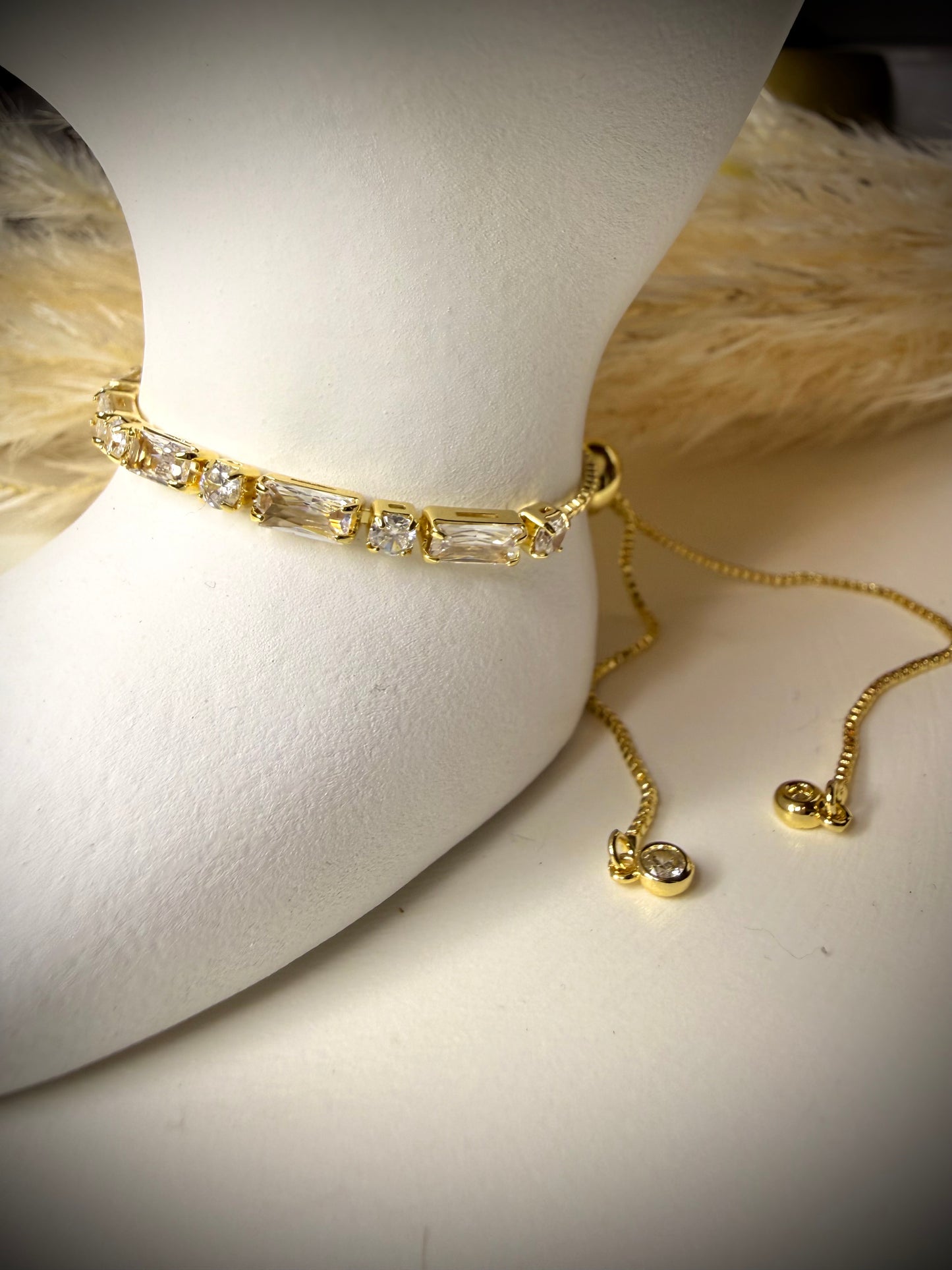 Pulsera Elegancia Geométrica (Baño de Oro 18K) -  Ajustable