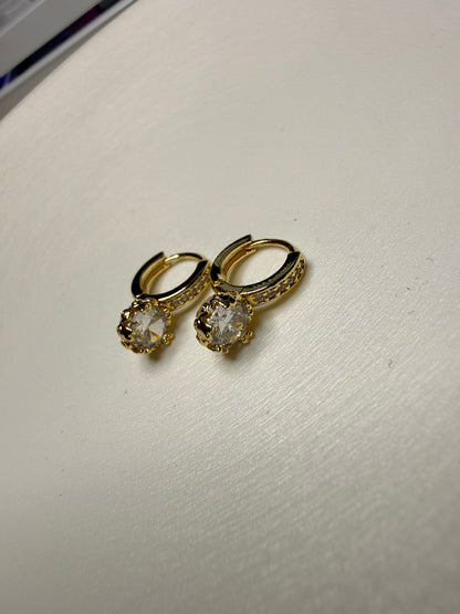 Aros Luz Eterna con Circonitas (Baño de Oro 18K)