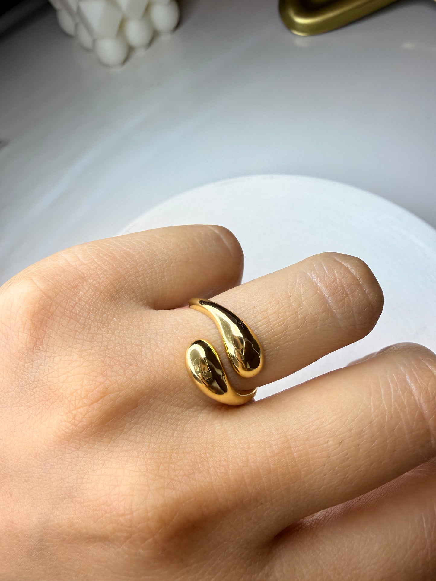 Anillo Wave (Baño de Oro 18K) Talla 13 - Ajustable
