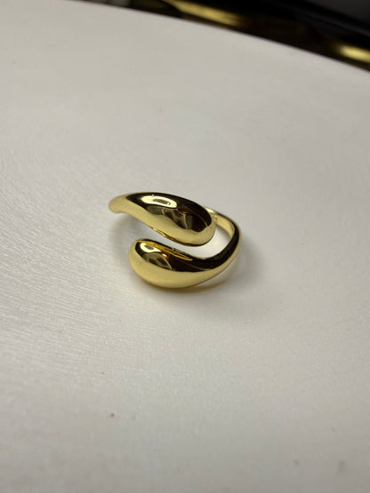 Anillo Wave (Baño de Oro 18K) Talla 13 - Ajustable