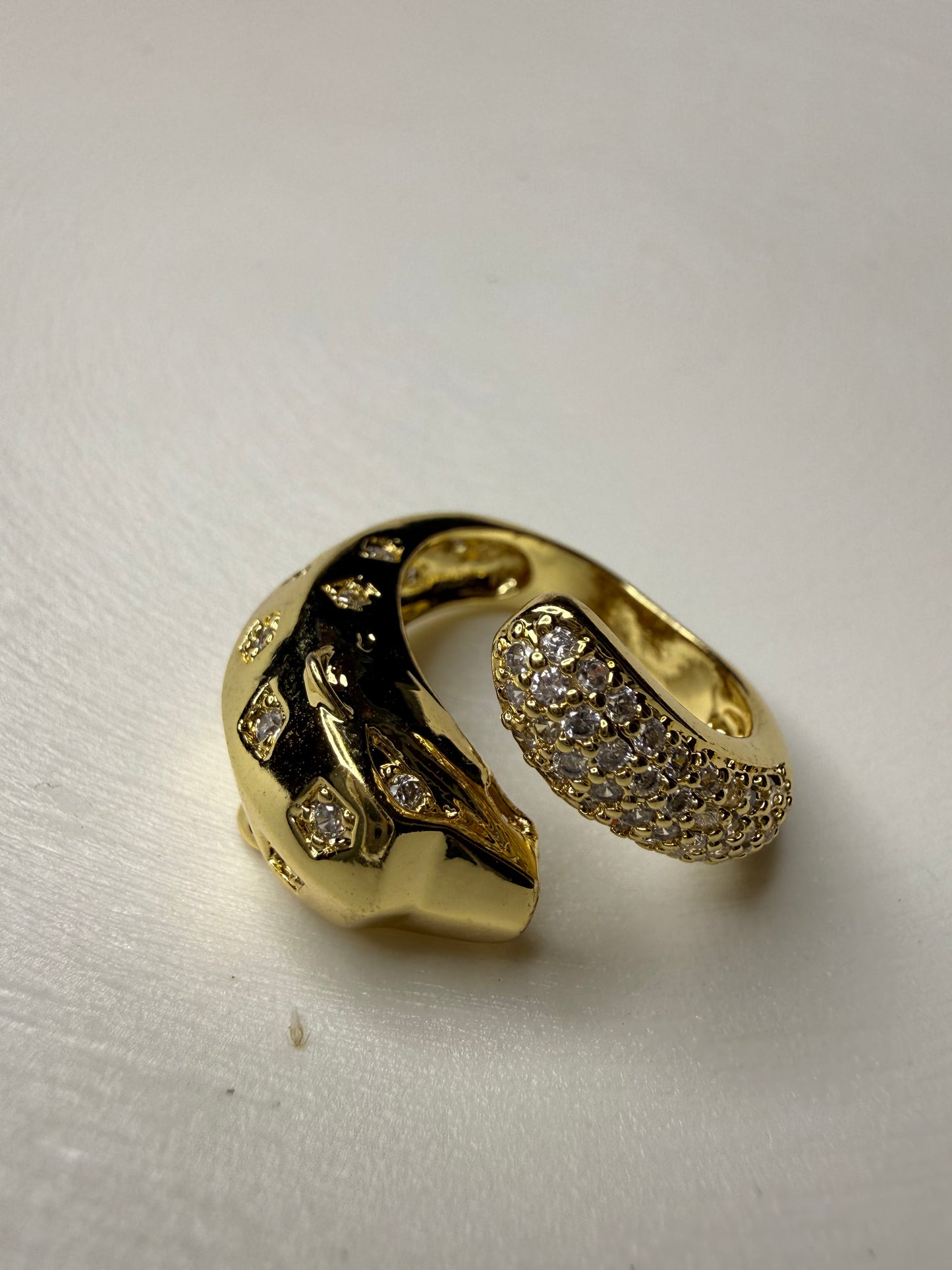 Anillo Cabeza de Pantera (Baño de Oro 18K) Talla 14 - Ajustable
