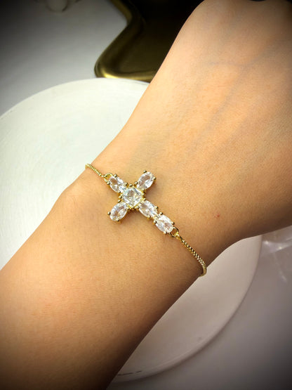 Pulsera Cruz Fina Baño de Oro 18K (Ajustable)