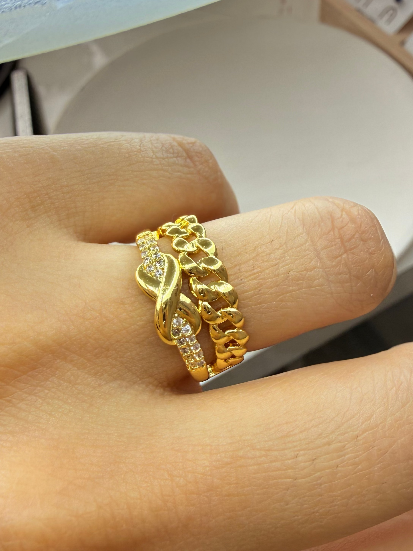 Anillo Doble Cadena (Baño de Oro 18K) Talla 11 - Ajustable