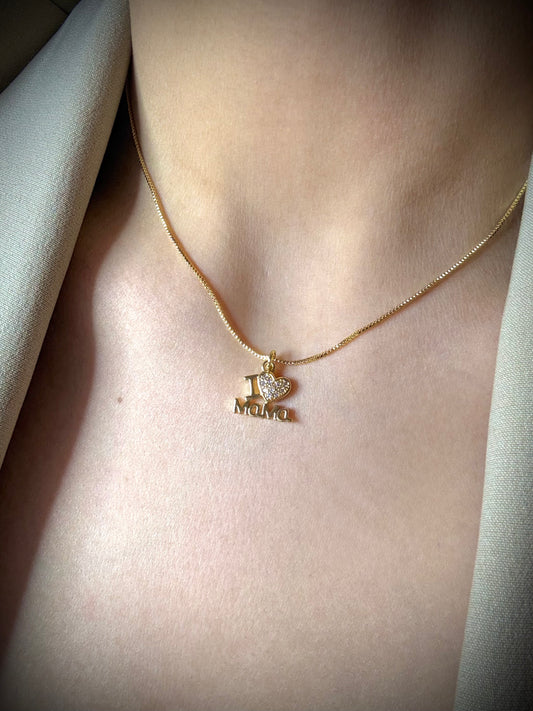 Collar Corazón Mamá de Baño de Oro 18K