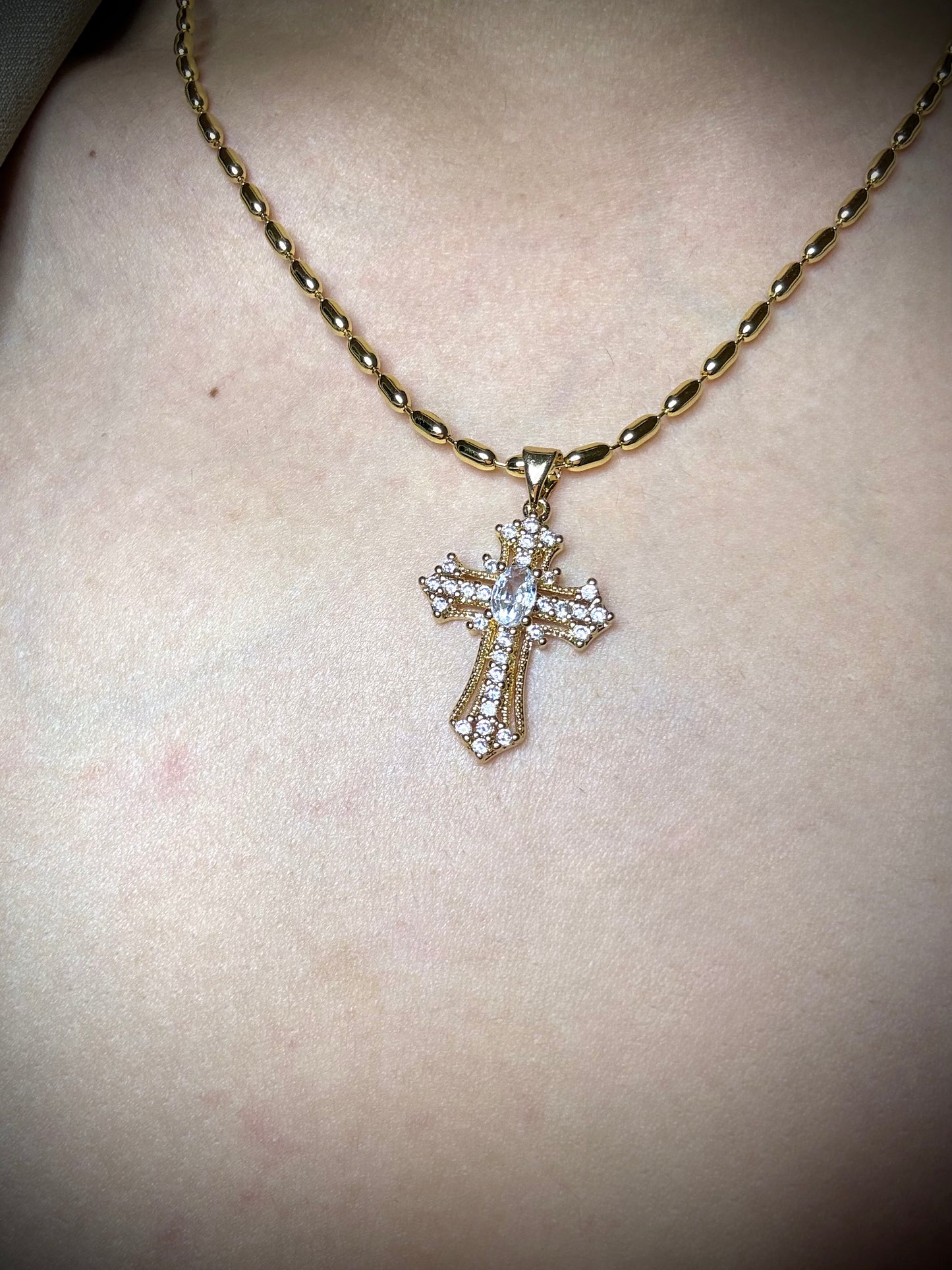 Collar Cruz Imperial Baño de oro 18k - Ajustable