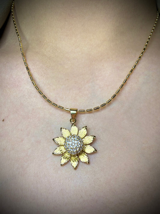 Collar Girasol de Luz  Baño de oro 18k