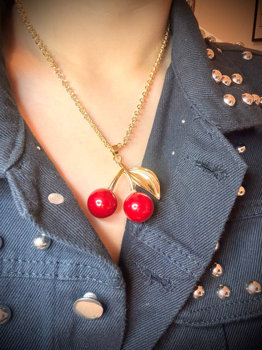 Collar Cerezas Rojas de Baño de Oro 18K