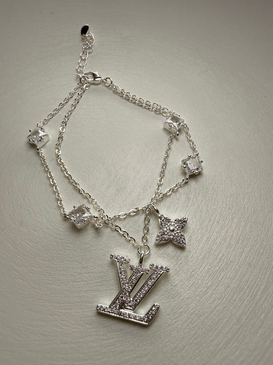 Pulsera LV Charms Doble – Plata 925