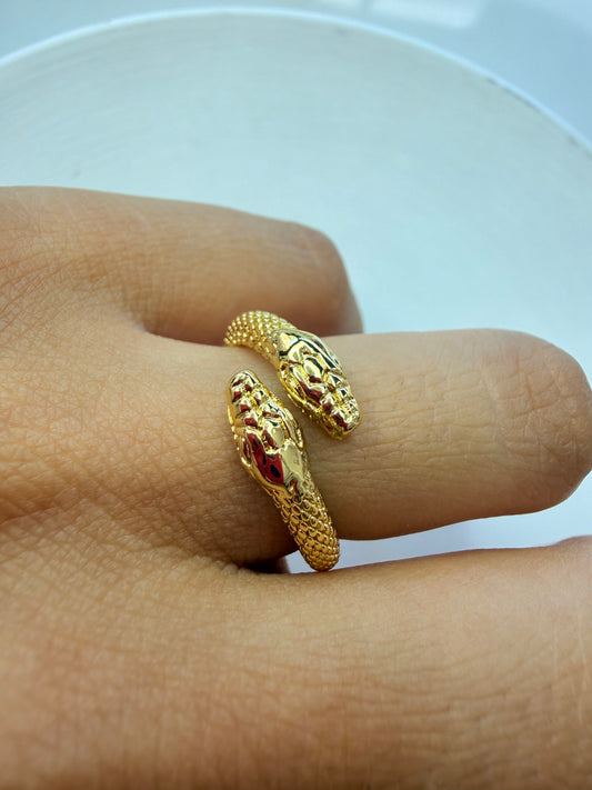Anillo Victoria Serpiente Royal (Baño de Oro 18K) Talla ajustable