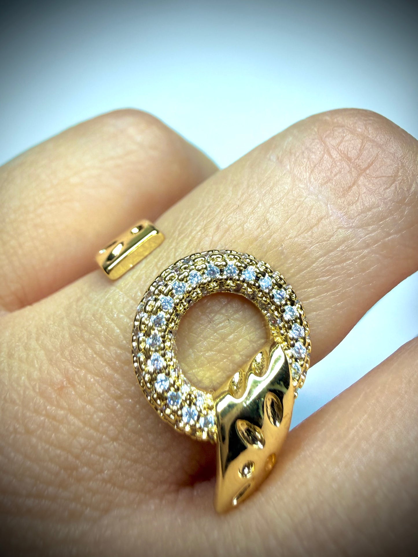 Anillo Camila Circle Sparkle (Baño de Oro 18K) Talla ajustable