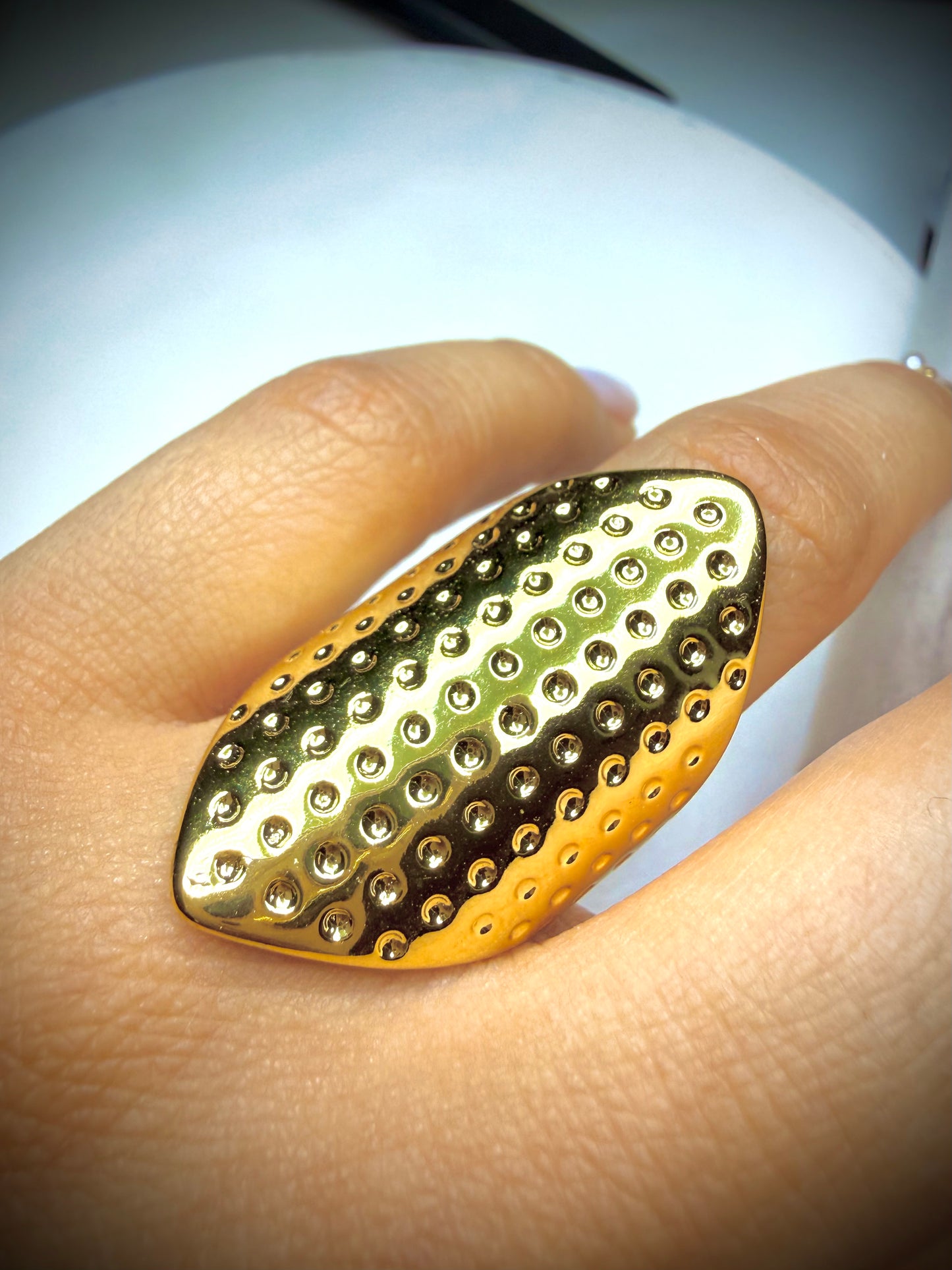 Anillo Rocio Texture Oval (Baño de Oro 18K) Talla ajustable