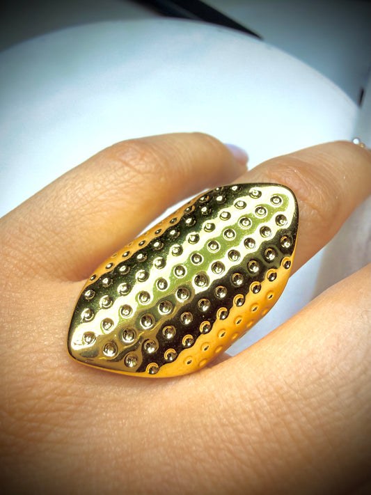 Anillo Rocio Texture Oval (Baño de Oro 18K) Talla ajustable