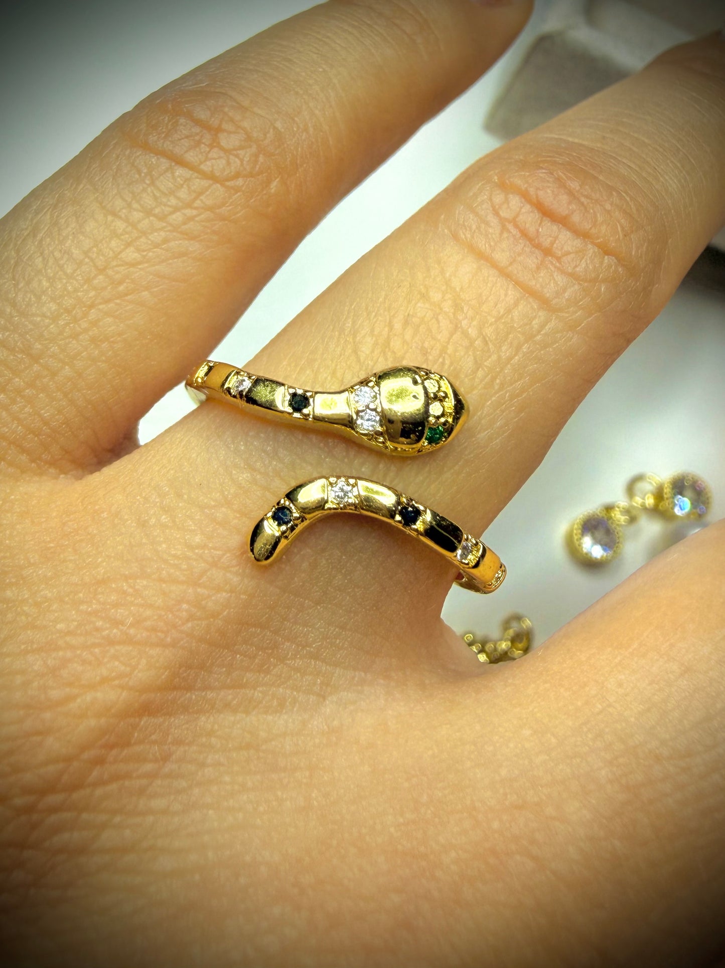 Anillo Tami Curva Glam (Baño de Oro 18K) Talla ajustable