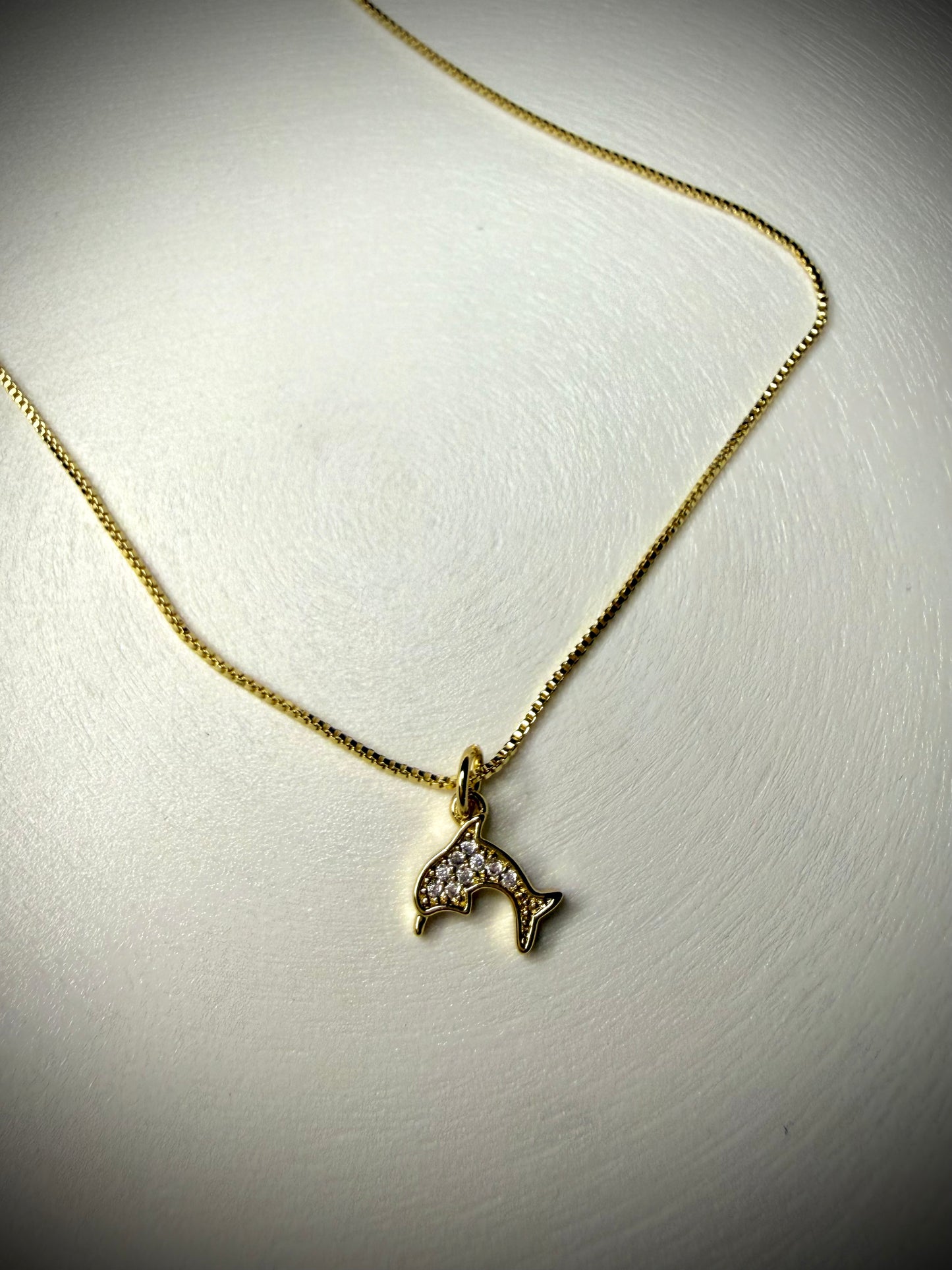 Collar Delfín Brillante (Baño de Oro 18K)