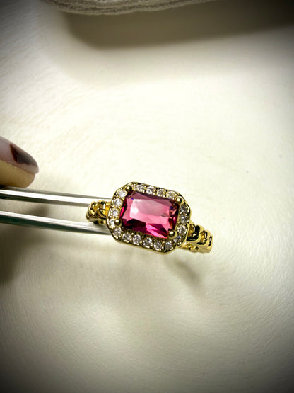 Anillo Ajustable Glam Ruby (Baño de Oro 18K)