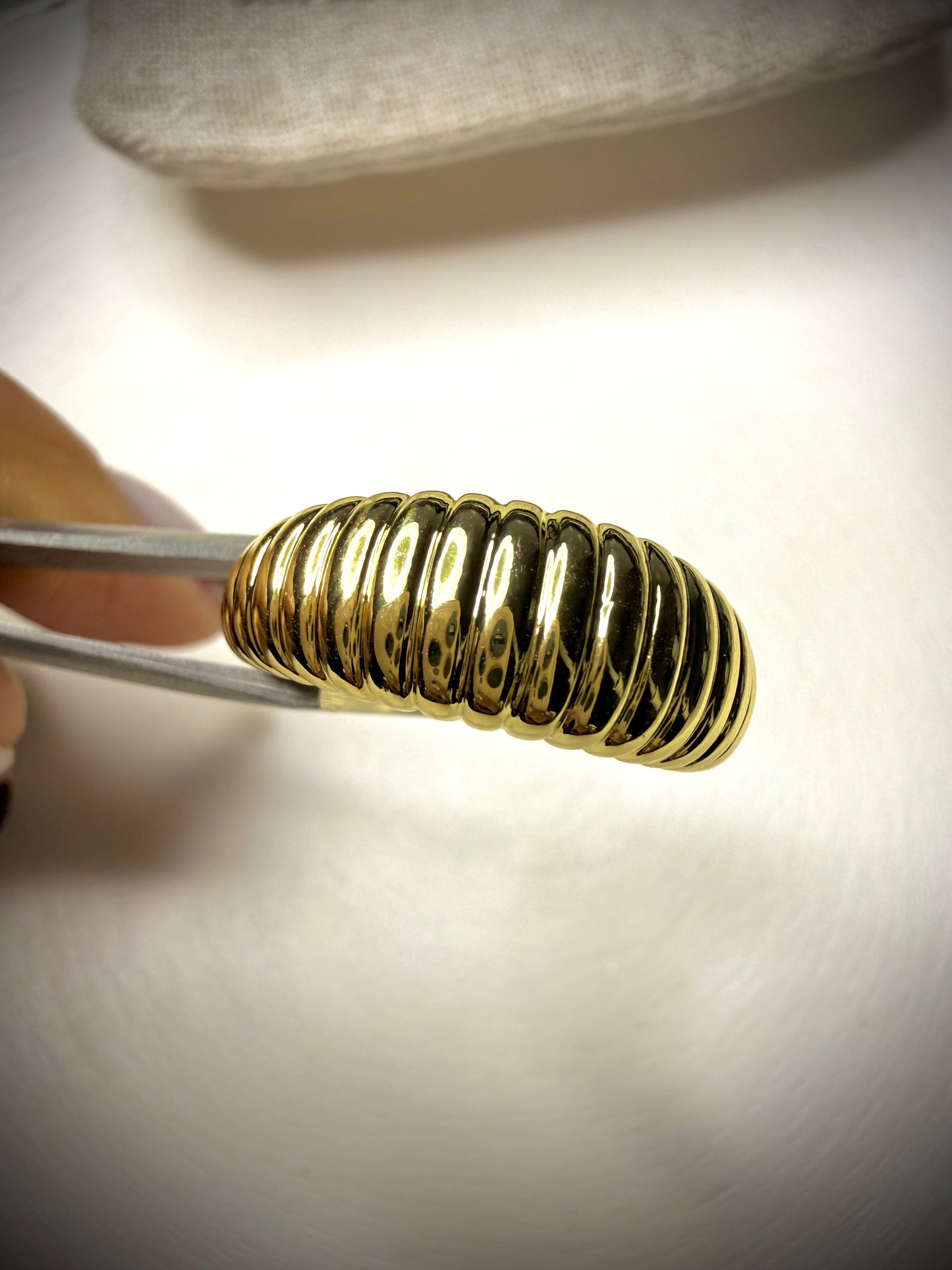 Anillo Ajustable Bold Líneas (Baño de Oro 18K)