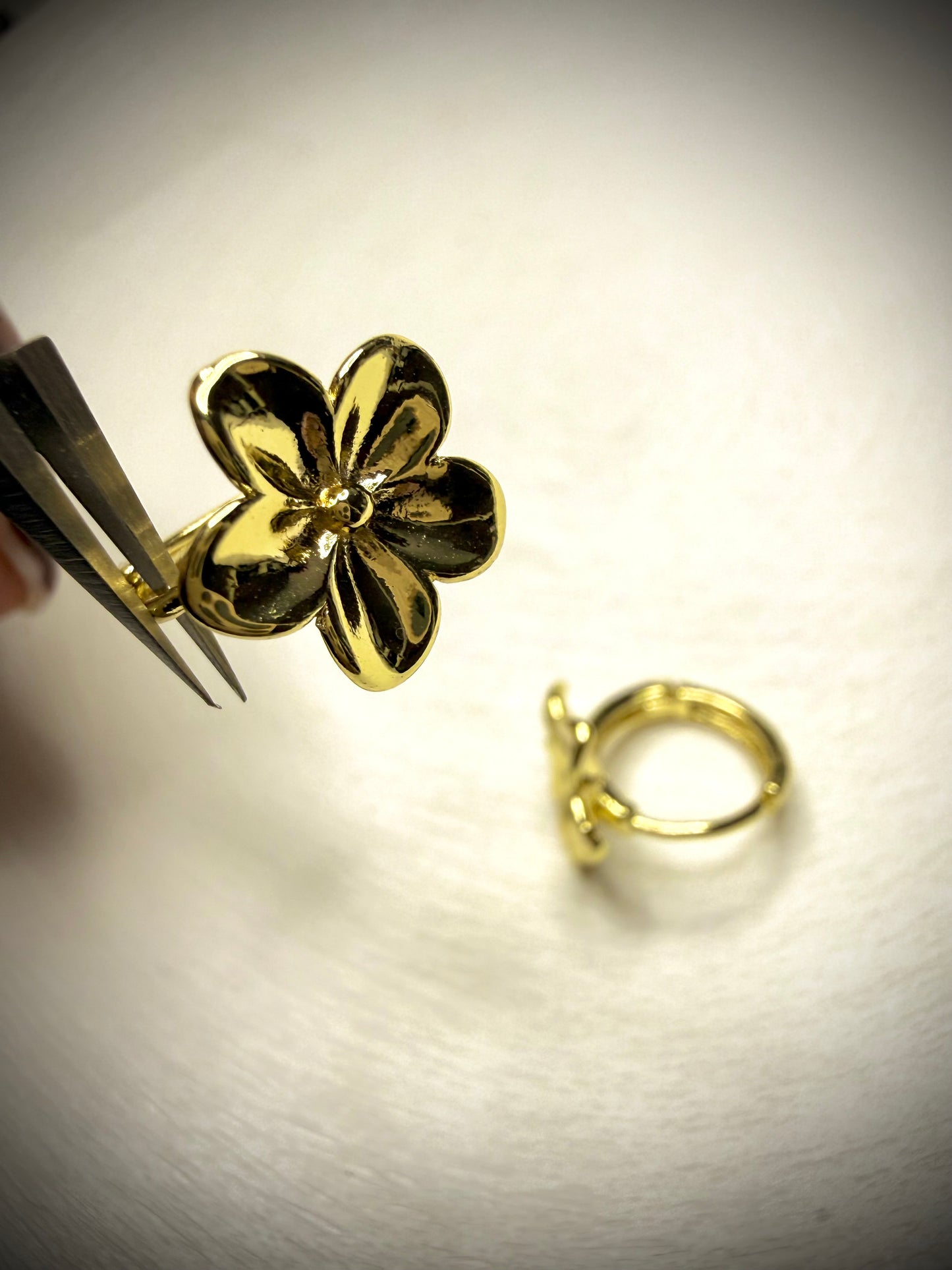 Argollas Flower Gold (Baño de Oro 18K)