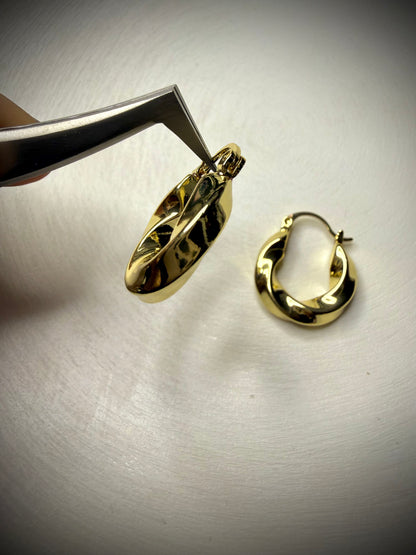 Aros Bold Curve (Baño de Oro 18K)