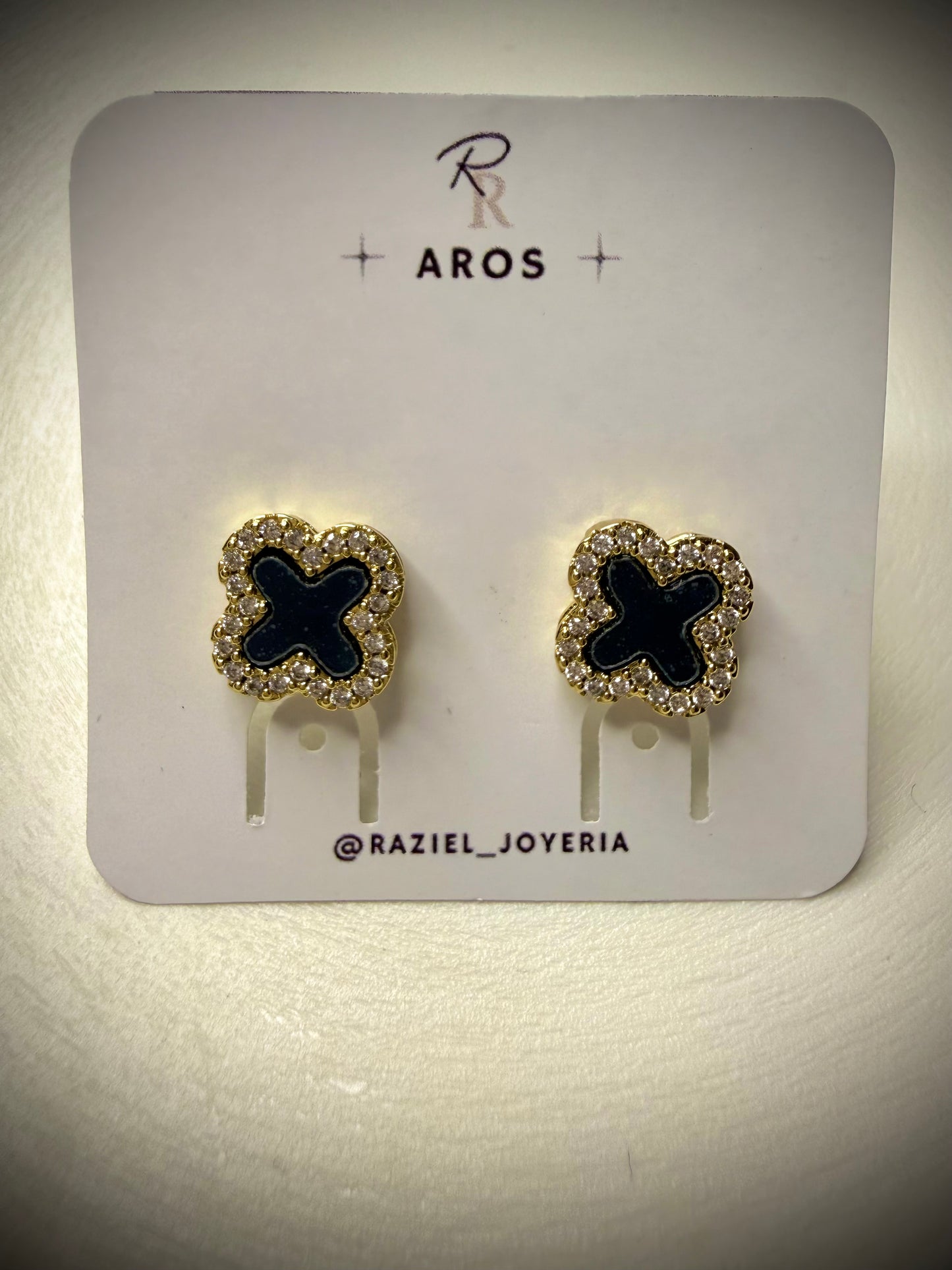 Aros Clover Black Shine (Baño de Oro 18K)